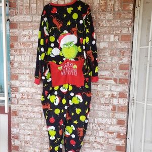 universal studio Intimates & Sleepwear - Rare Universal studios the grinch pajamas universal studio Intimates & Sleepwear - Rare Universal studios the grinch pajamas